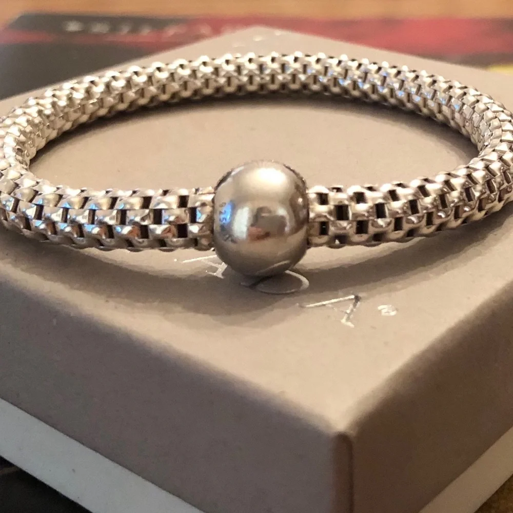 Silpada “Sterling Chic” Sterling Silver Stretch Bracelet B2788
